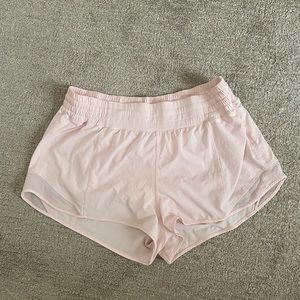 Lululemon 2.5in Hotty Hot High Rise Shorts in Strawberry Milkshake